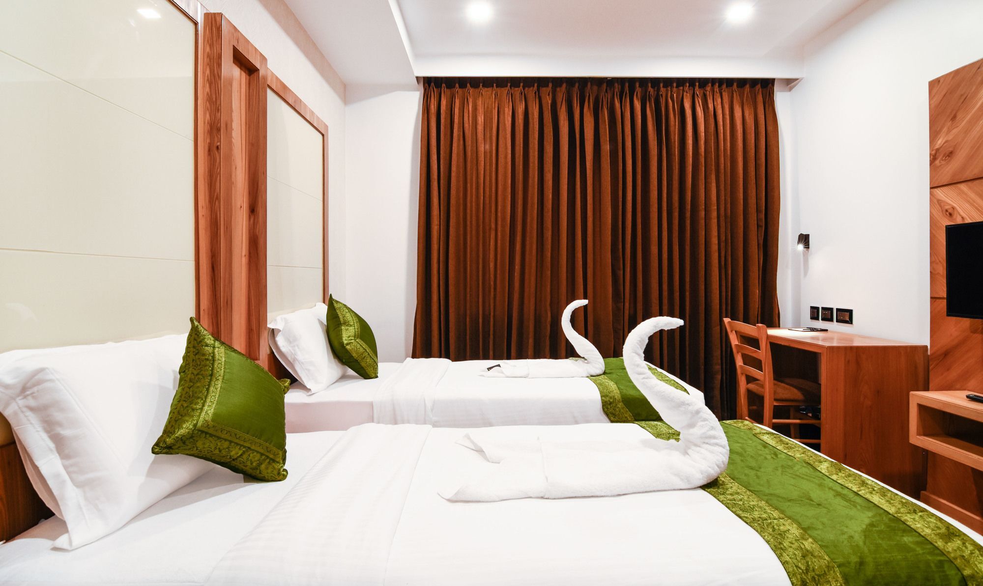 Hotel Vinayak Kójamputtúr Exteriér fotografie